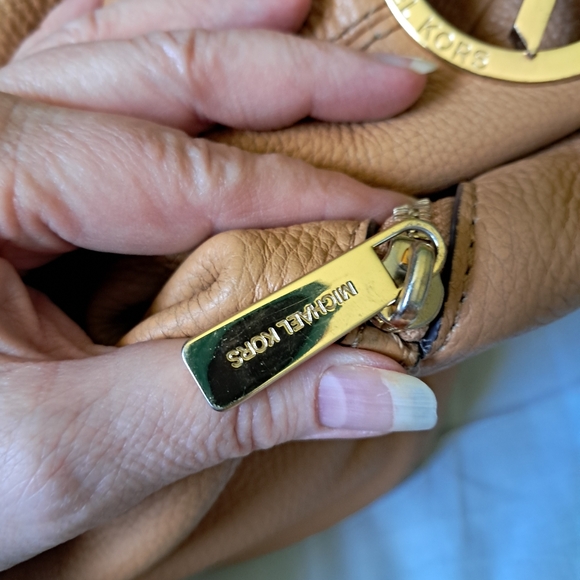 Michael Kors Caramel Colored Fulton Large Leather Shoulder Bag - Picture 6 of 16